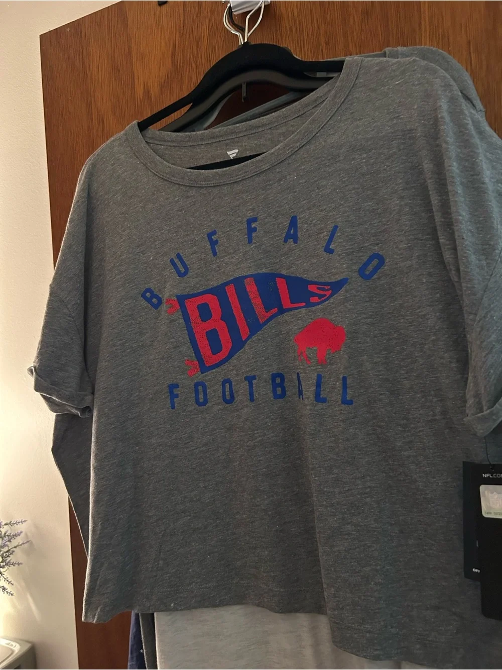 Fanatics Gray Buffalo Bills Crop Top with Blue and Red Logo